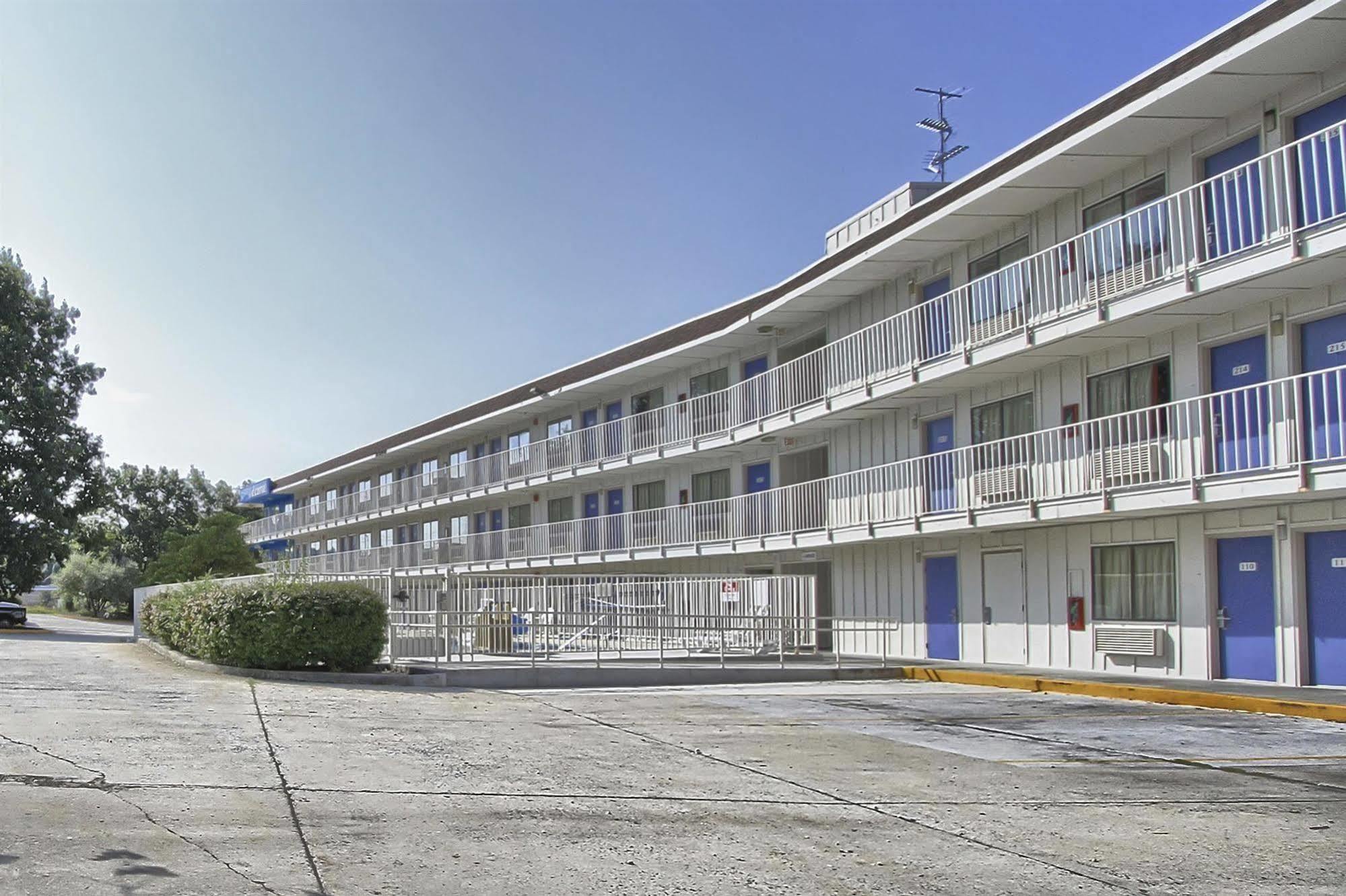 Hotel 6-new Cumberland, Pa - Harrisburg - Hershey South New Cumberland