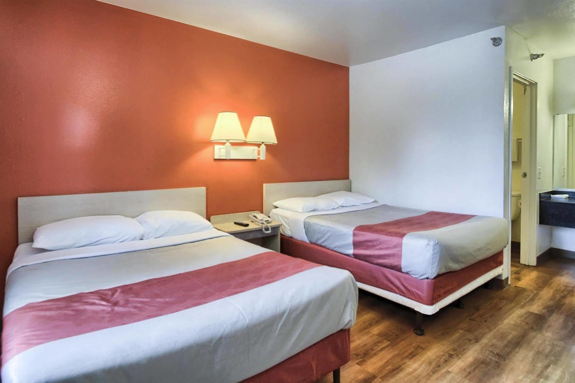 Hotel 6-new Cumberland, Pa - Harrisburg - Hershey South New Cumberland