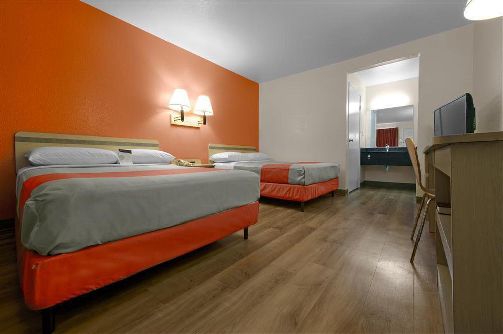 Hotel 6-new Cumberland, Pa - Harrisburg - Hershey South 2*