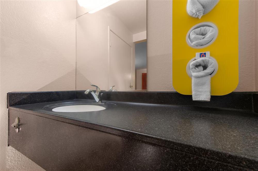 Hotel 6-new Cumberland, Pa - Harrisburg - Hershey South 2*