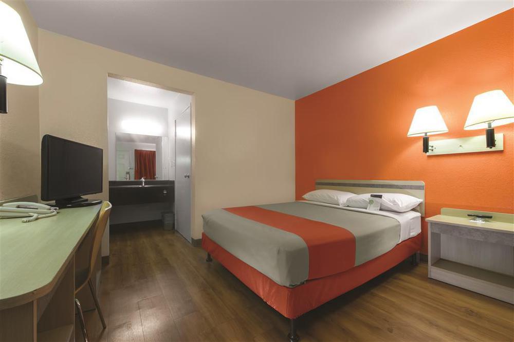 Hotel 6-new Cumberland, Pa - Harrisburg - Hershey South New Cumberland